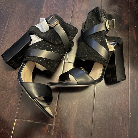Brand New GUESS block heels - Picture 2 of 8